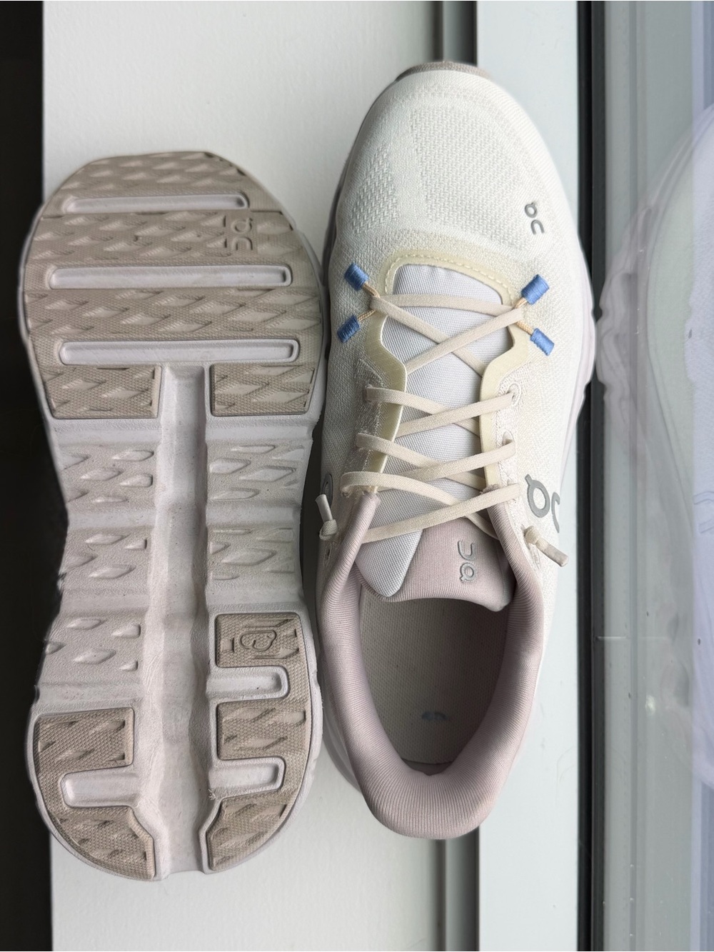 On Running Women's Neutral-Tone Running Shoes with Pastel Accents - Picture 4 of 5